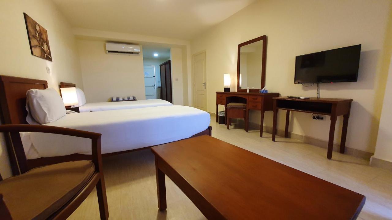 Fanar Hotel ไอน์ ซกนา ภายนอก รูปภาพ
