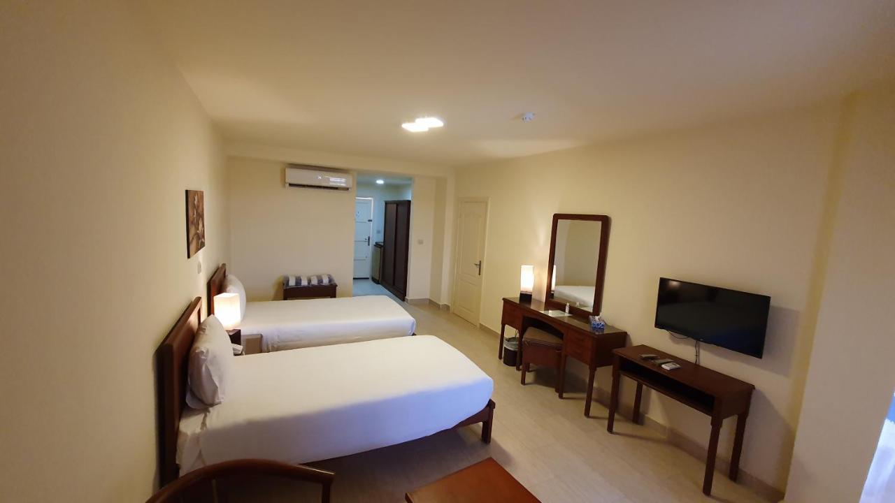 Fanar Hotel ไอน์ ซกนา ภายนอก รูปภาพ